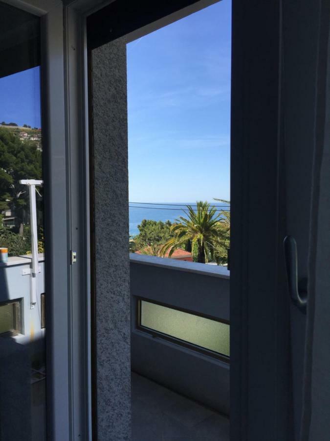 Appartement L'Attico Di Anna à San Remo Extérieur photo